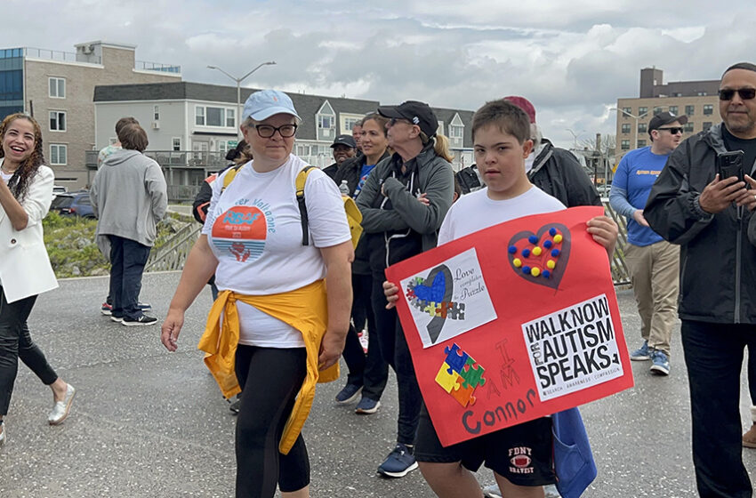  Hundreds Walk  the Boardwalk for Autism