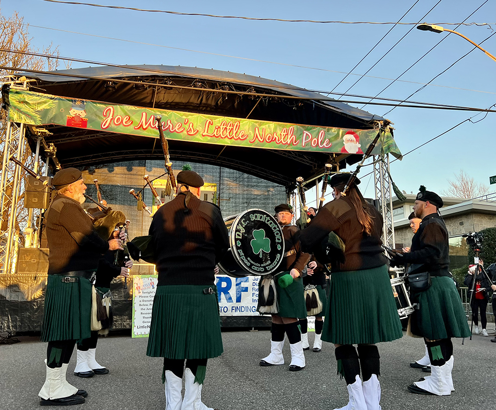 Officially Christmas in Neponsit THE ROCKAWAY TIMES