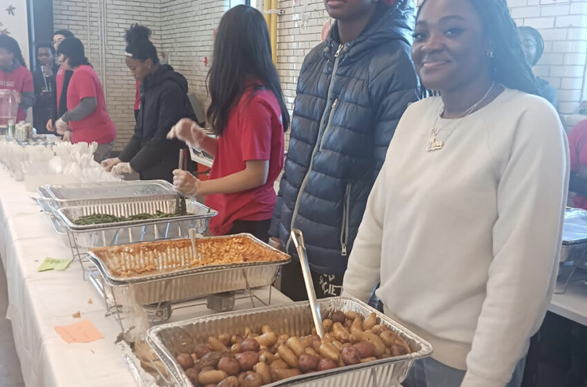  RISE Hosts a Thanksgiving Feast