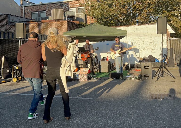 Belle Harbor Enjoys Fall Freedom Fest THE ROCKAWAY TIMES