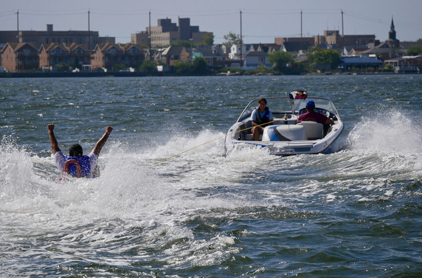  Play It Forward & Anabas Team Up for Adaptive Water Skiing