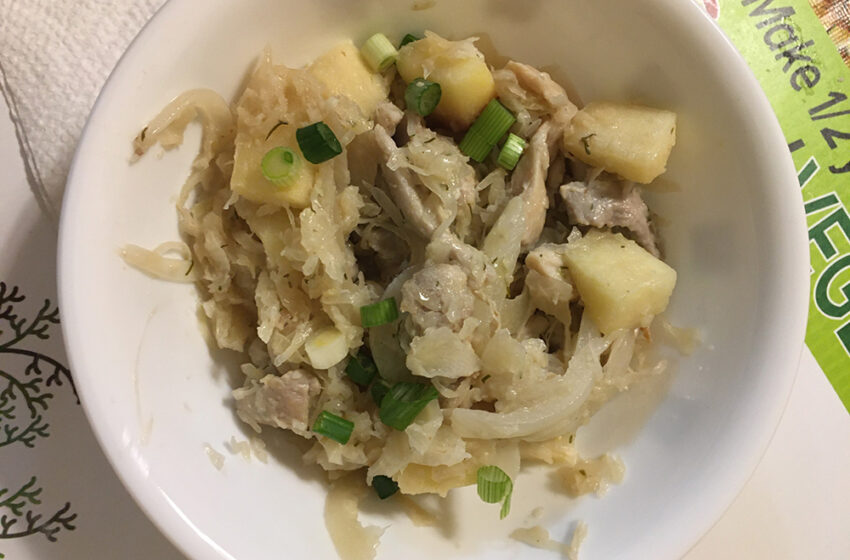  Stir Fry Chicken Thighs  with Apples and Sauerkraut
