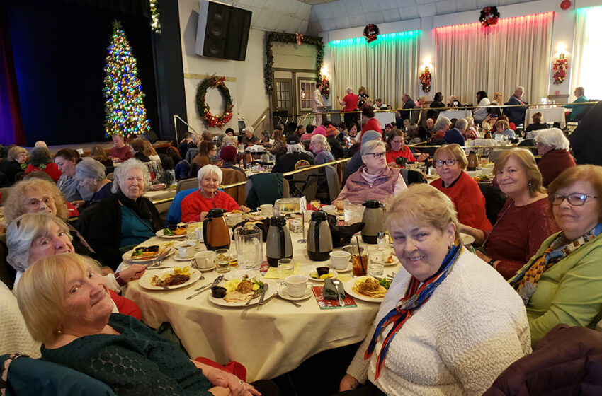  St. Camillus Golden Age Club Enjoys a Christmas Trip